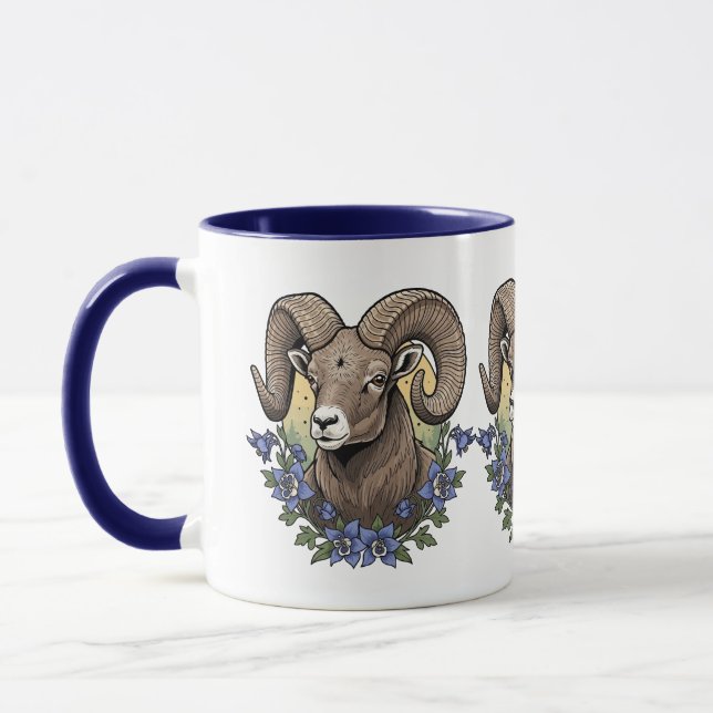 Mug Mouflons à cornes avec des fleurs d'Aquilegie bleu (Gauche)
