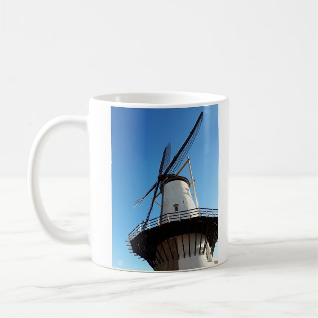 Mug Moulin aux Pays-Bas, à Willemstad. (Gauche)