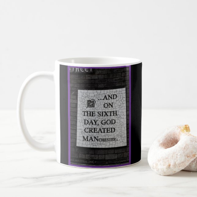 Mug Mural original de Manchester "Le sixième jour" (Avec donut)