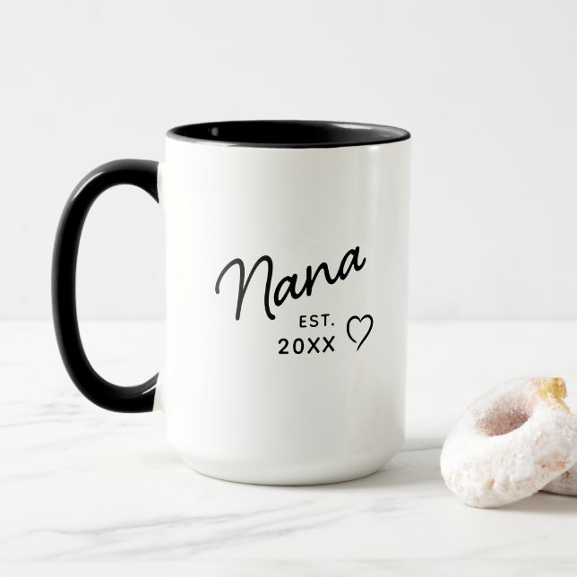 Mug Nana Grandma Reveal Est. Année minimaliste (Avec donut)