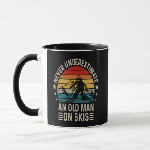 Mug N'ayez jamais sous-estimé un vieil homme sur des s