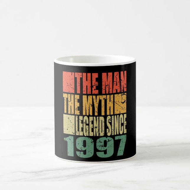 Mug Né en 1997, L'homme, le mythe, l'anniversaire (Centre)