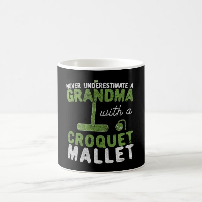 Mug Ne jamais sous-estimer une grand-mère avec un mall (Centre)