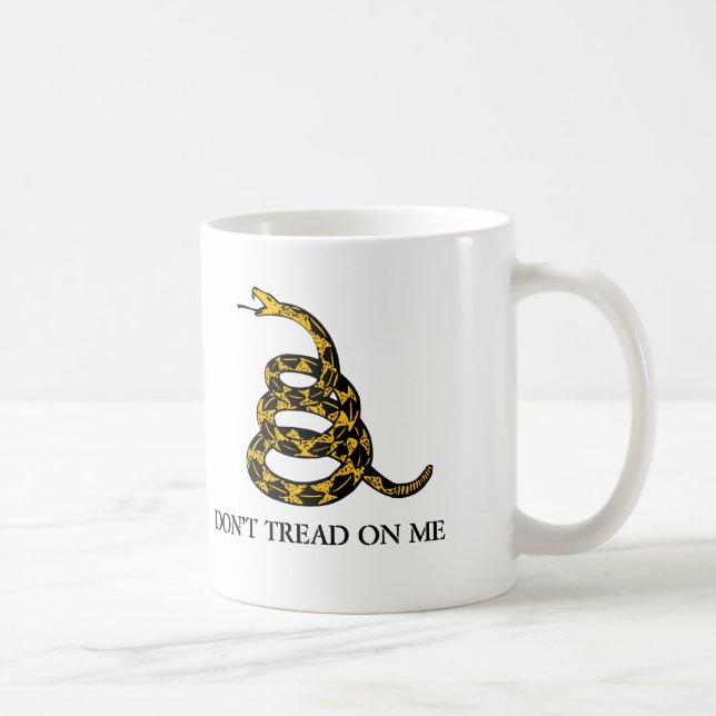 Mug ne marchez pas sur moi - le libertaire de drapeau (Droite)