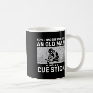 Mug Ne Sous-Estimez Jamais Un Vieux Homme Avec Un Stic
