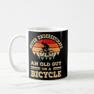 Mug Ne Sous-Estimez Jamais Un Vieux Type Sur Un Vélo D