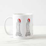 Mug New York Christmas NYC Skyscraper Santa Claus Casq<br><div class="desc">Mug présente une illustration originale d'un gratte-ciel classique de New York,  "habillé" pour Noël avec un casquette du Père Noël rouge. Ne vois-tu pas ce que tu cherches ? Vous avez besoin d'aide pour la personnalisation ? Contactez Rebecca pour avoir quelque chose conçu pour vous.</div>