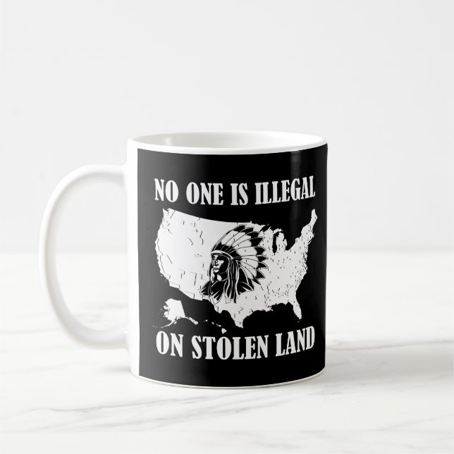 Mug No One Is Illégal On Stolen (Gauche)