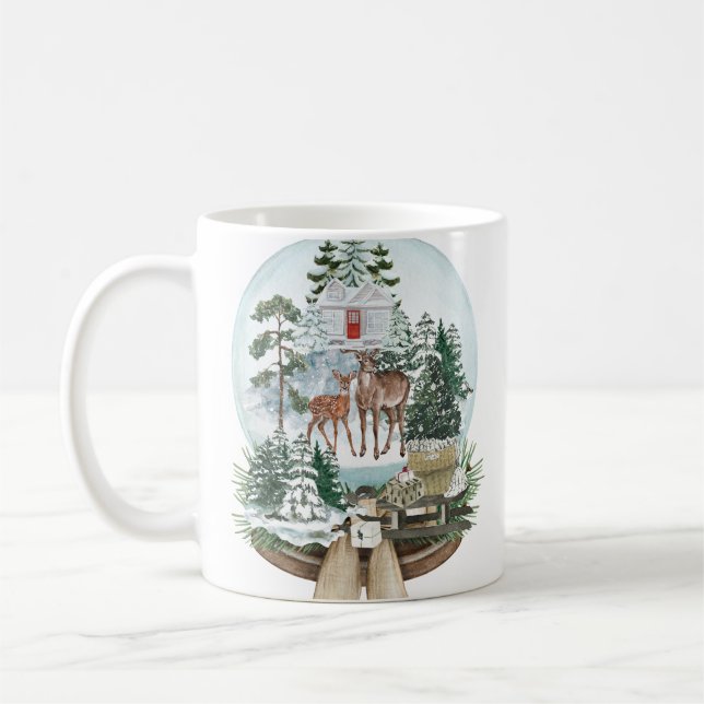 Mug Noble mâle de cerf dans la forêt de neige hivernal (Gauche)