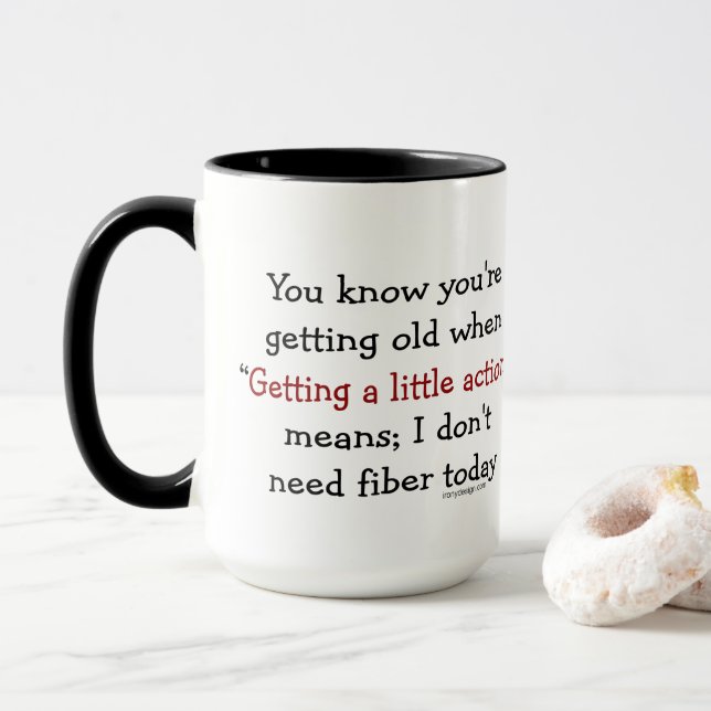 Mug N'obtenant plus vieux aucun dire d'action (Avec donut)