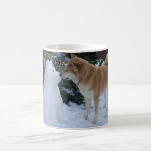 Mug Noël de baiser mignon de photo d'akita de bonhomme