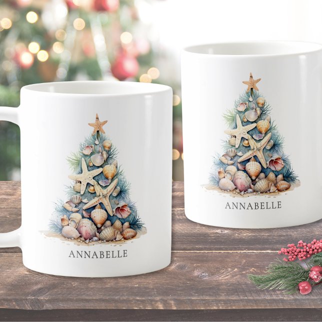 Mug Noël sur la plage personnalisé (Personalized Name Christmas Tree Beach Coffee Mug)