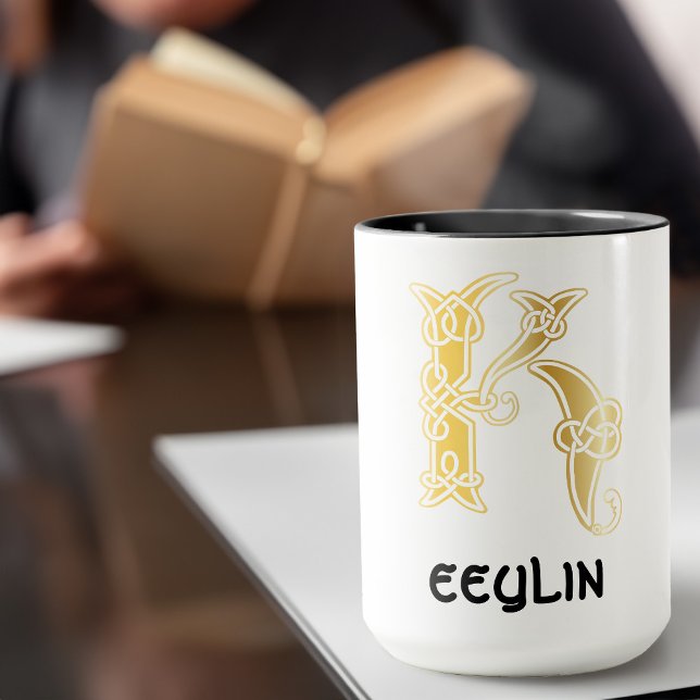 Mug Noeud celtique du 16e siècle Capitale décorative K (Créateur téléchargé)