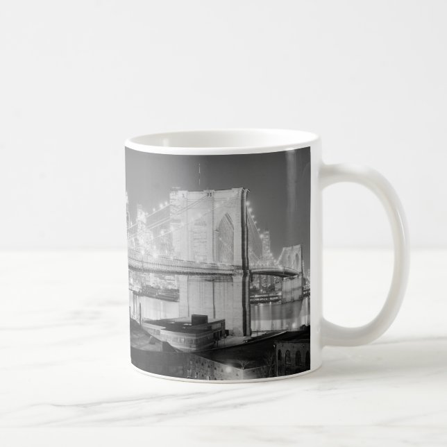 Mug Noir et blanc de pont de Brooklyn (Droite)