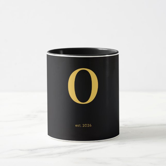 Mug noir lettre O dorée | Mug à monogramme minimal (Centre)