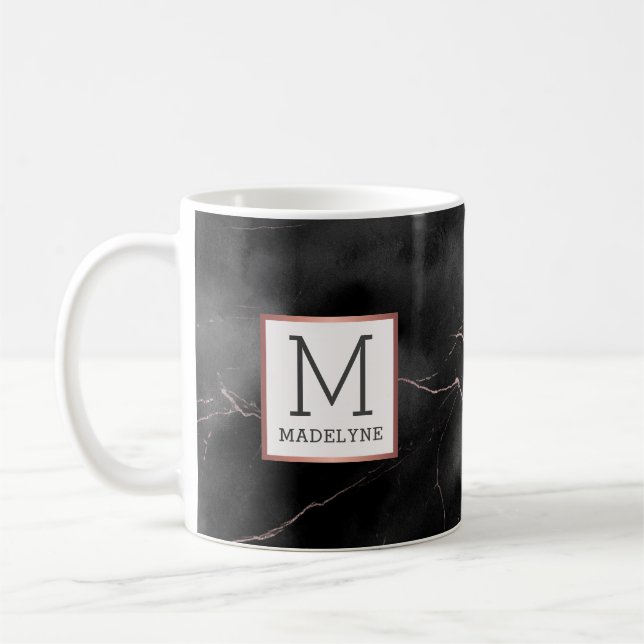 Mug Noir Rose Or Marbre moderne Look Monogramme (Gauche)