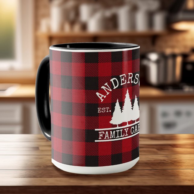 Mug Nom de famille du cabine Red Buffalo Plaid Large (Customize to change text size or text style.)