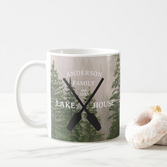 Mug Nom de famille personnalisé Lake House (Avec donut)
