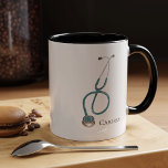 Mug Nom de stéthoscope Médicale assistant personnalisé<br><div class="desc">Nos assistants médicaux sont d'une grande aide quand nous en avons le plus besoin et cette tasse de café est un grand cadeau parce que qui ne veut pas une tasse cool de joe ou de chocolat chaud par jour froid. Customisez le nom en cliquant sur le bouton "Personnaliser" ci-dessus...</div>