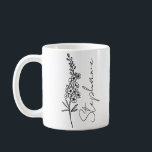Mug Nom d'écriture élégant Pied-d'alouette Fleur de na<br><div class="desc">Fleur de pied d'alouette élégante,  minimaliste et moderne dessinée à la main en noir,  fleur du mois de naissance de juillet avec un nom personnalisable en écriture élégante,  cadeau personnalisé pour toute occasion,  y compris les anniversaires,  cadeaux pour demoiselles d'honneur,  meilleures amies,  Noël,  et plus encore.</div>