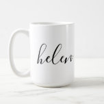 Mug Nom du script Cadeau personnalisé noir blanc<br><div class="desc">Une magnifique bouteille d'eau avec un nom personnalisé dans une police de script moderne et élégante. En noir et blanc. Merveilleux comme une fête des mères,  vacances,  anniversaire,  ménage ou cadeau de servante d'honneur.</div>