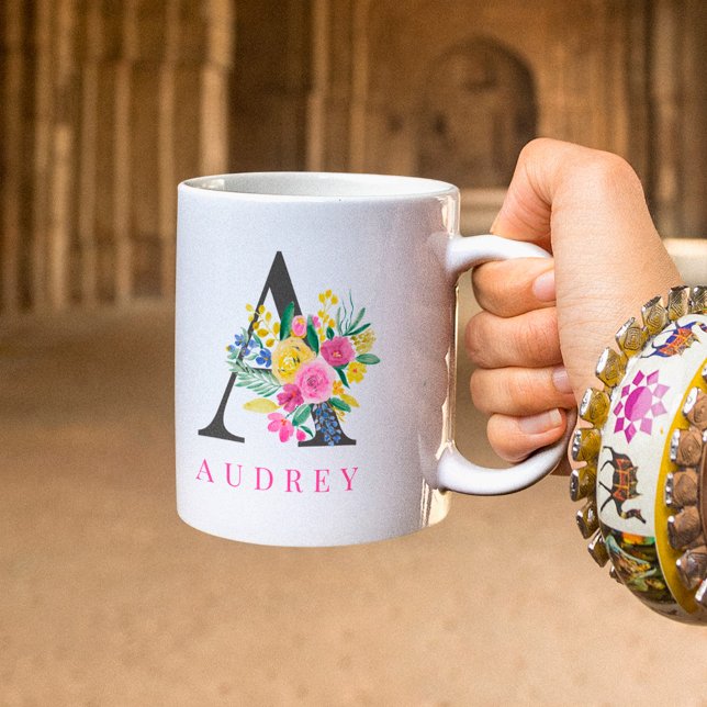Mug Nom monogramme floral rose vif (Créateur téléchargé)
