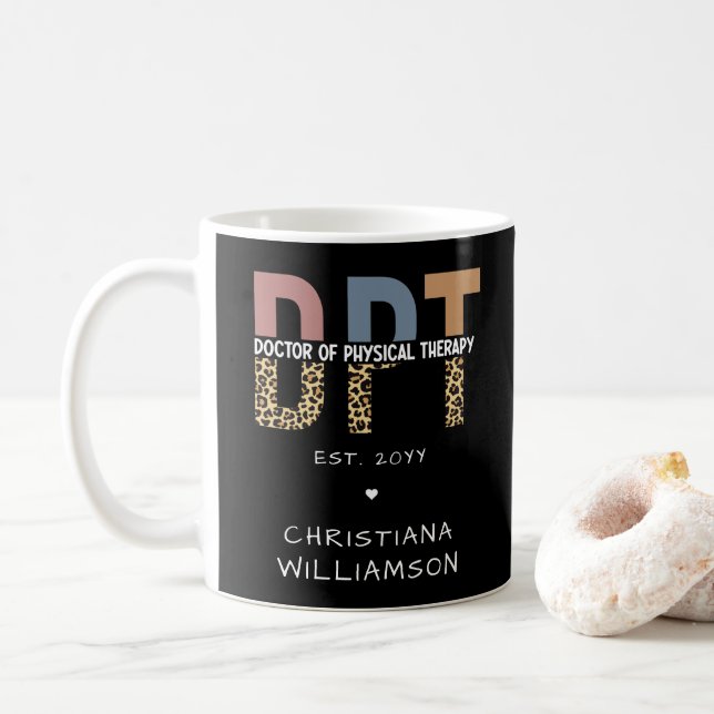 Mug Nom personnalisé DPT Doctor of Physical Therapy Ch (Avec donut)