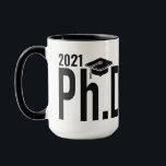 Mug Nom personnalisé et doctorat de l'année<br><div class="desc">Voir mon magasin pour plus d'objets avec ce design.</div>