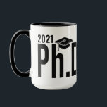 Mug Nom personnalisé et doctorat de l'année<br><div class="desc">Voir mon magasin pour plus d'objets avec ce design.</div>