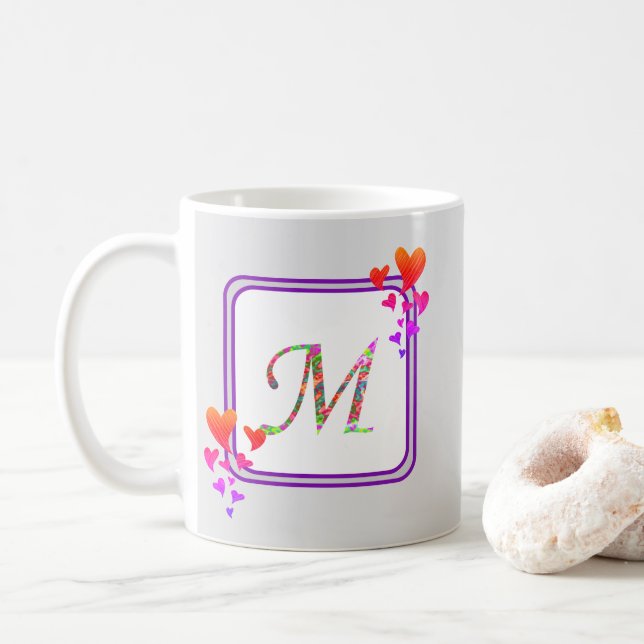 Mug Nom Purple Coeurs colorés Monogramme initial (Avec donut)