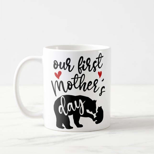 Mug Nos premiers Coeurs de la Fête des mères Mama Bear (Gauche)