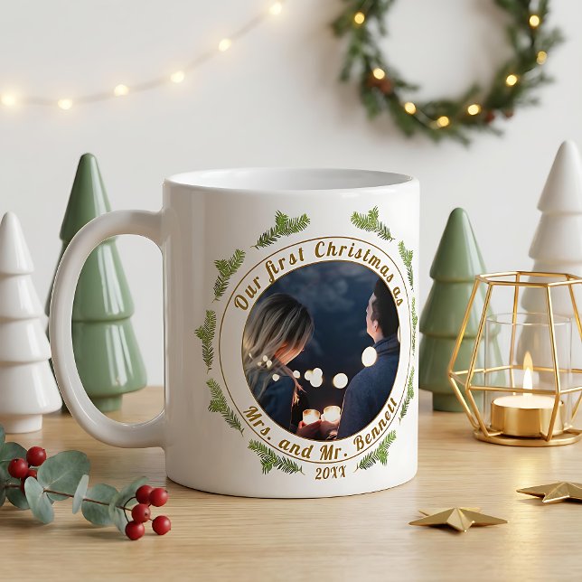 Mug Notre premier Noël en tant que Mme. & Mr Script Ph (Créateur téléchargé)