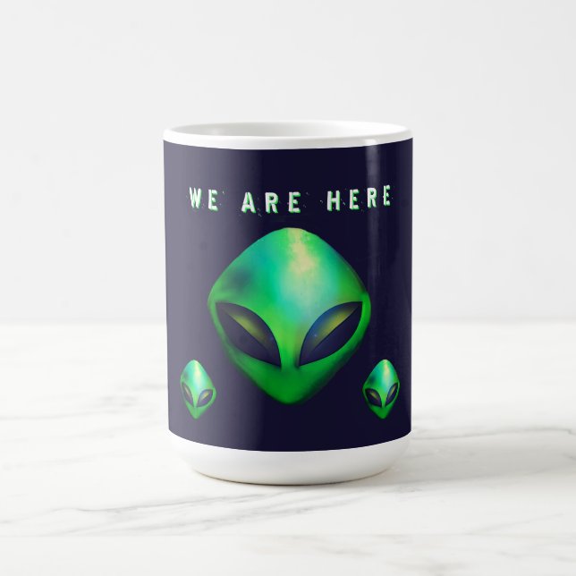 Mug "Nous sommes ici" tête d'alien vert (Centre)