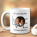 Mug Nous t'aimons Papa Photo Fête des pères personnali<br><div class="desc">This We Love You Dad Photo Mug est décoré du mot LOVE dans la typographie noire sur un arrière - plan blanc. Facilement personnalisable avec votre photo et votre nom. Fait un grand cadeau de Fête des pères.</div>