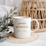 Mug Nouveautés Grand-Père Bébé statistiques de naissan<br><div class="desc">Nouveau grand-père personnalisé tasse. Ce design de typographie à la mode est écrit avec du texte de machine à écrire vintage et une police hachée dans les tons vert olive. Le libellé est entièrement modifiable, donc si votre arrière grand-père est en fait un nouveau gee gee, par exemple, vous pouvez...</div>