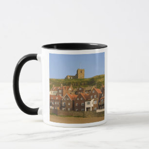 Mug Nouveaux logements et église St Margarets, Whitby,