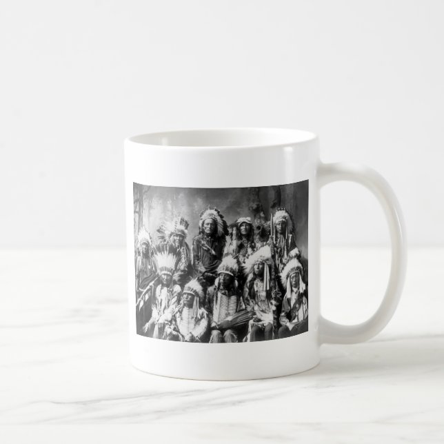 Mug Nuage rouge en chef et d'autres chefs, 1899 (Droite)