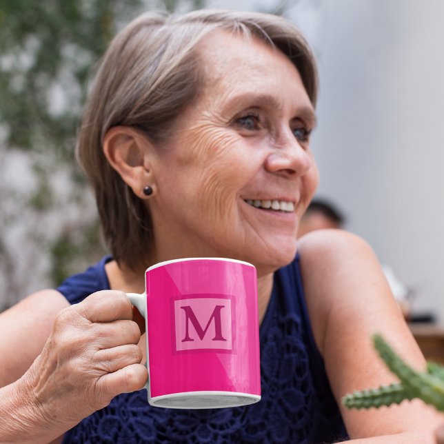 Mug Nuances de rose | Sensibilisation au cancer du sei (Personalize this mug with your initial and support Breast Cancer Awareness by going pink in October.)