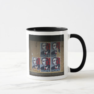 Mug Obama signe sur une fenêtre condamnée d'un