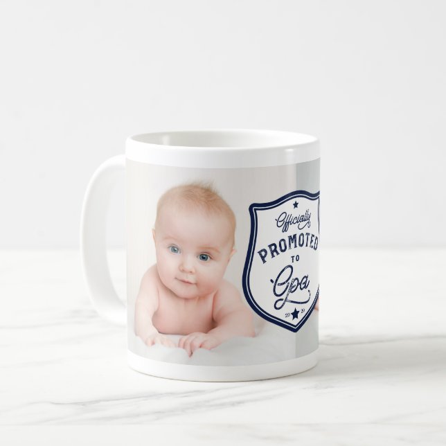Mug Officiellement promu à Opa Badge & Photo (Devant gauche)