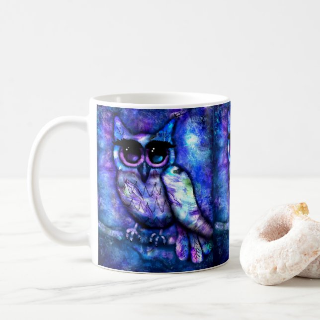 Mug Oiseau Whimsical Big Eye Owl Bleu pourpre nuit (Avec donut)