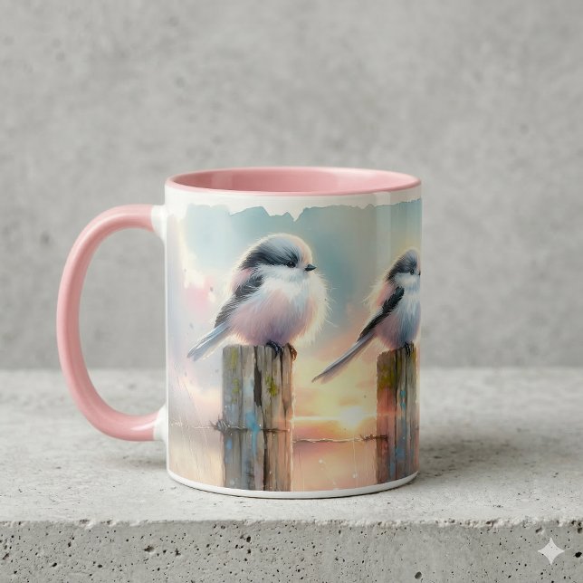 Mug Oiseaux à l'aquarelle pastel sur une clôture au co (Pastel Watercolor Birds Fencepost Sunset Mug On Gray Counter)