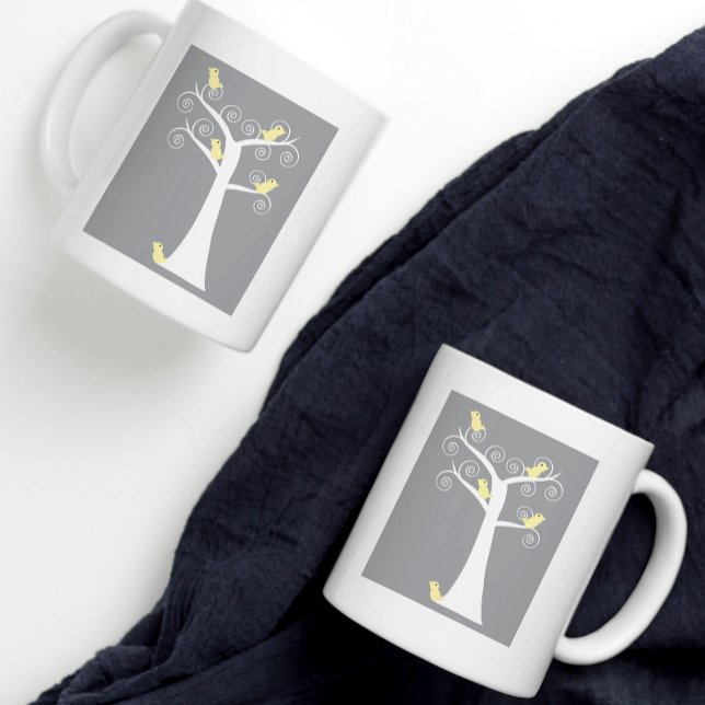 Mug Oiseaux dans un arbre Arrière - plan gris-jaune (A cute design of yellow birds on a gray background on a mug from Valerie's Gallery on Zazzle.)