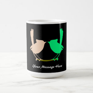 Mug Oiseaux verts roses mignons s'embrassant sur le no