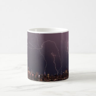 Mug Orage avec éclairs au-dessus de Manhattan, NYC
