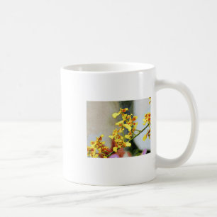 Mug Orchidées jaunes vibrantes dans un style d'art aqu