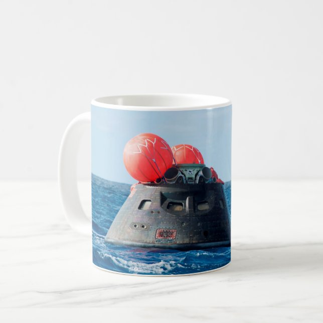 Mug Orion Capsule Spacecraft Ocean Recovery (Devant gauche)