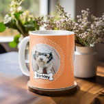Mug Os de chien et Poka Dot Animaux de compagnie cadre<br><div class="desc">Une façon amusante d'afficher une photo de votre animal favori. La bordure en pois de polka encadre une jolie photo et le nom du chien est à l'intérieur d'un os de chien de dessin animé. Ajoutez votre photo de chiot préférée et faites un adorable gardien des animaux de compagnie.</div>