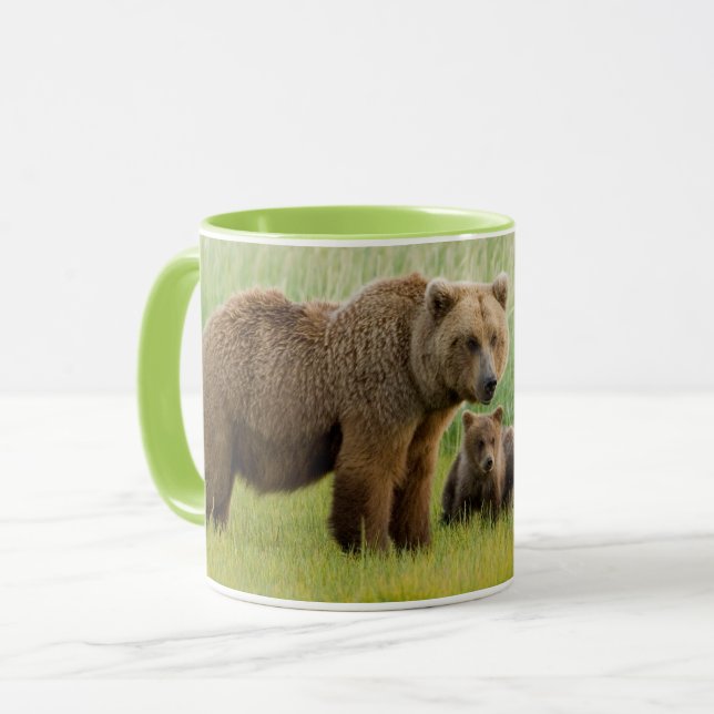 Mug Ours brun d'Alaska avec des oursons dans une prair (Devant gauche)