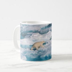 Mug Ours polaire marchant sur la mer